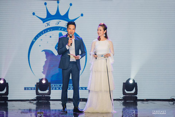 Cặp đôi MC Đoàn Thanh Tài và Jennifer Phạm tỏa sáng trên sân khấu Hoa hậu