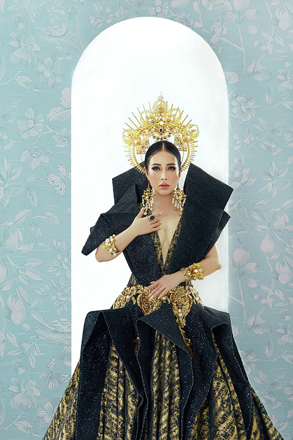 CEO Kristine Thảo Lâm đẹp tựa nữ hoàng thời trang vương triều