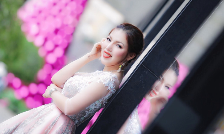 Á hậu Uyên Huỳnh tổng lực dồn thời gian cho Đêm chung kết Hoa hậu Vietnamese- Emerican