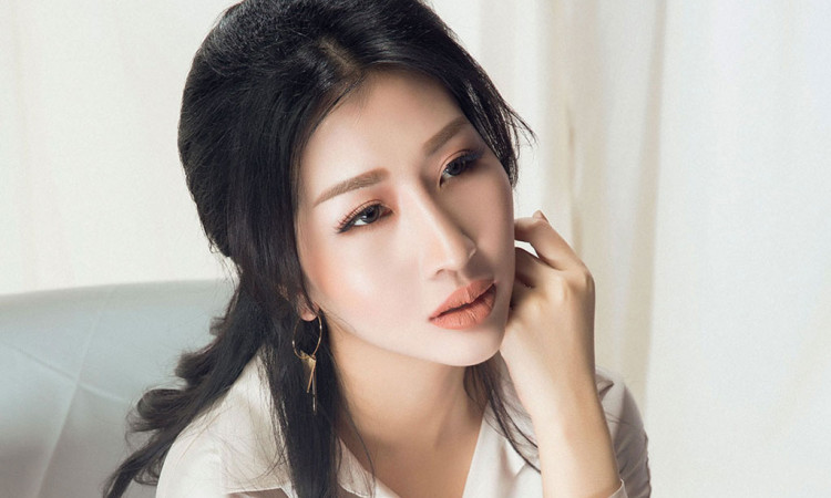 Hoa hậu điện ảnh Đặng Thanh Mai- Gợi ý cách mix đồ dạ hội quyến rũ trong dịp hè