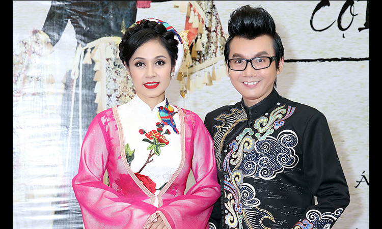 Ký Quốc Đạt hội ngộ diễn viên, đạo diễn Việt Trinh trong show thời trang