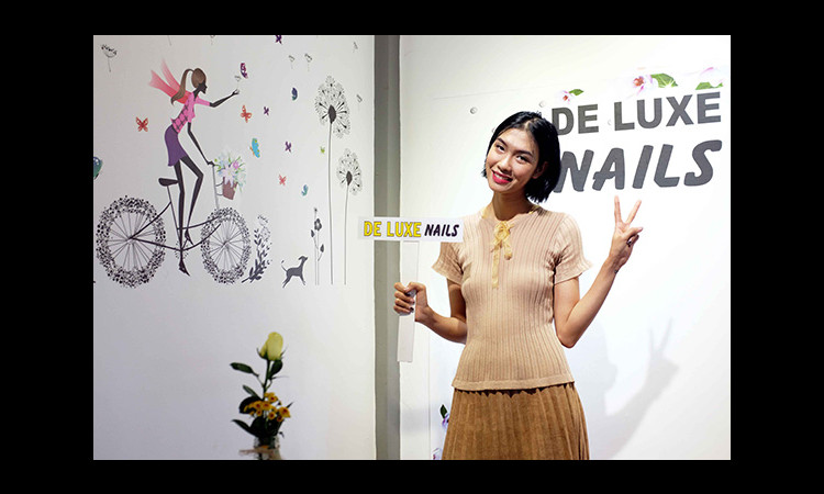 Người mẫu Nguyễn Oanh Vietnam's Next Top Model tham quan và sử dụng dịch vụ tại De Luxe Nails