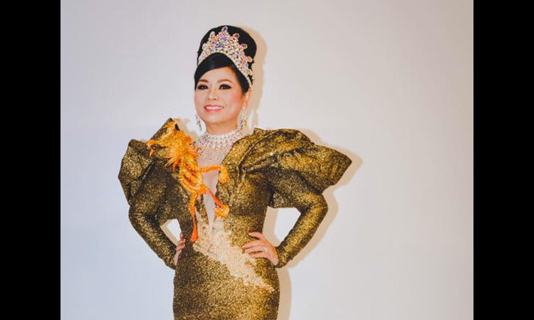 Hoa hậu Lý Nhã Lan bán tranh thêu hình phật làm từ thiện gây xúc động cộng đồng