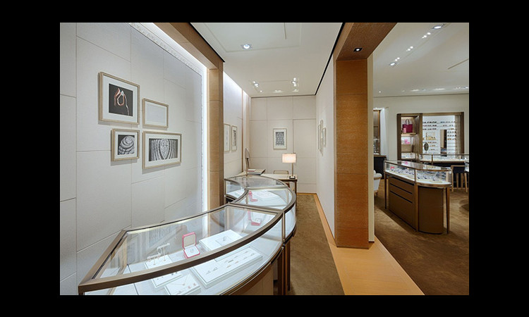 Tham quan và trải nghiệm mua sắm tại cửa hàng mới khai trương của thương hiệu Cartier