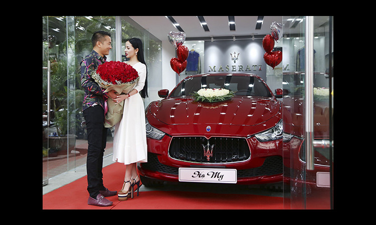 Ông xã Việt kiều của Hoa hậu Hạ My lấy lòng vợ bằng chiếc xe gần 7 tỷ trước ngày tình nhân