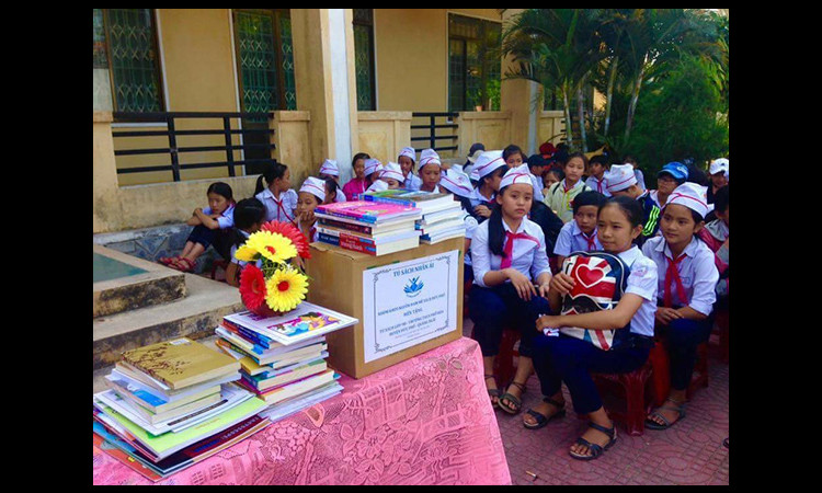 Cô, trò trường Trung học cơ sở Phổ Hòa- Huyện Đức Phổ tổ chức Ngày hội đọc sách