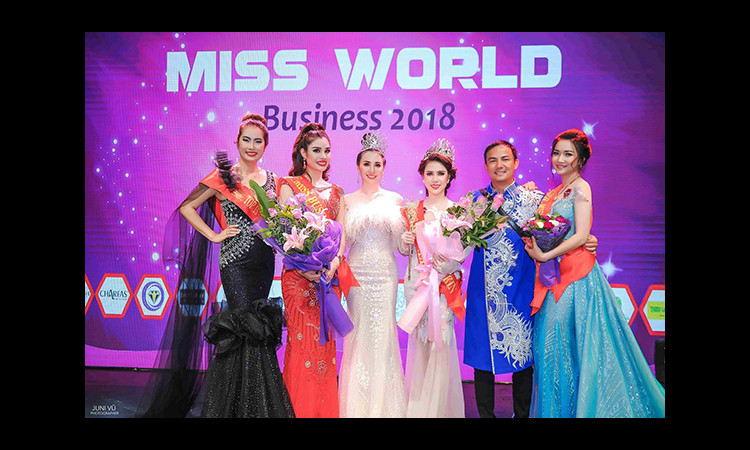 Hoa hậu Châu Ngọc Bích khoe nhan sắc hút hồn khi làm giám khảo