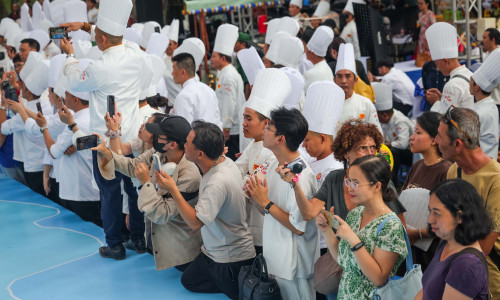 Hàng ngàn lượt khách đến tham quan Lễ hội "Rạng danh văn hóa ẩm thực Việt"